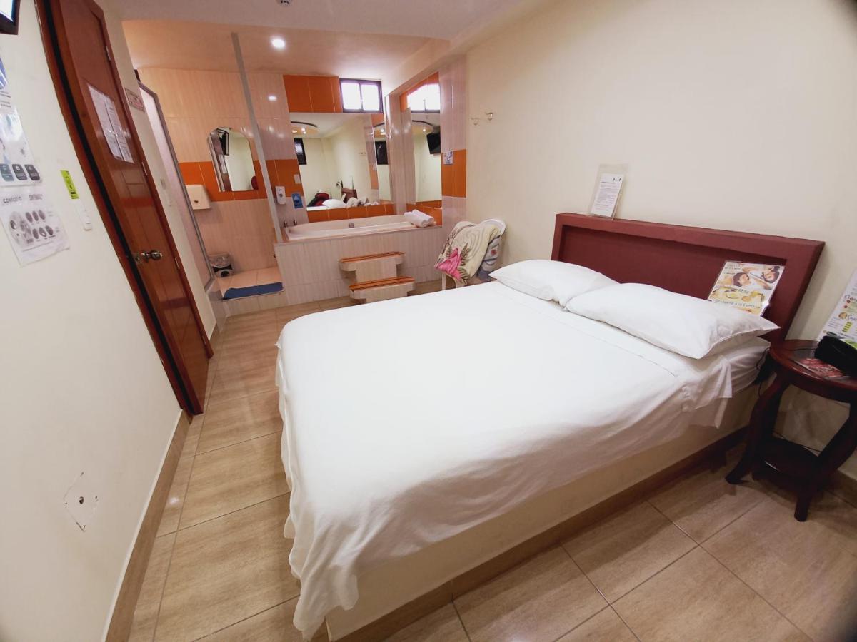 Hostal Oro Orense Quito Bagian luar foto