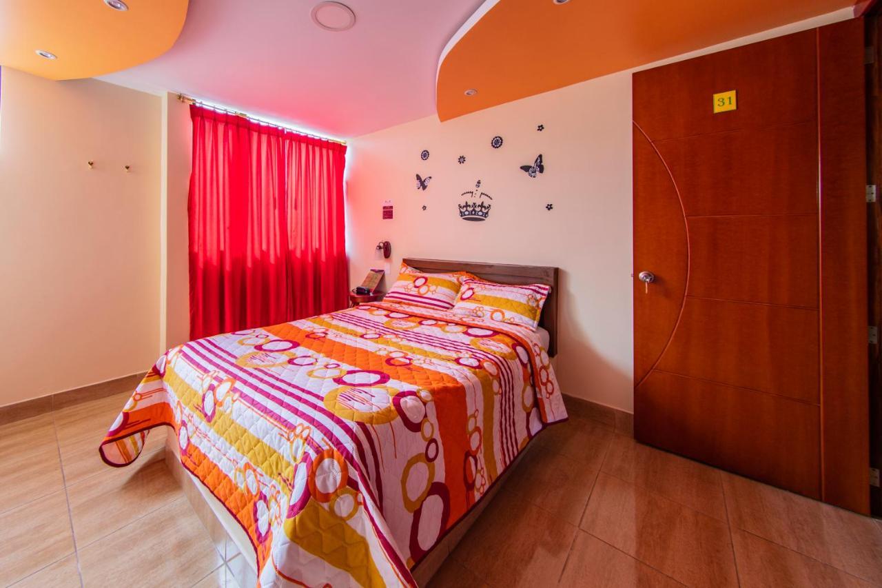 Hostal Oro Orense Quito Bagian luar foto