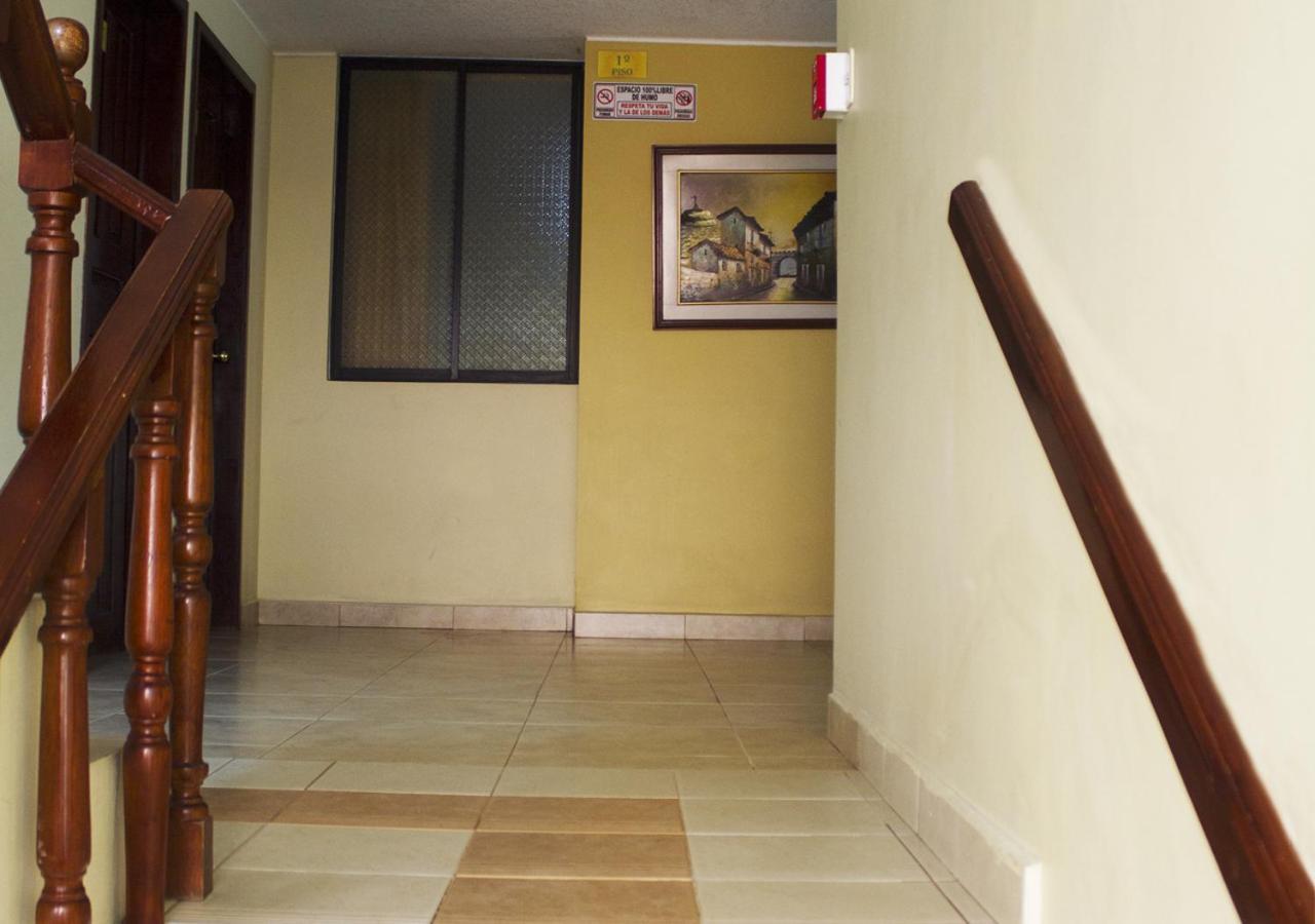 Hostal Oro Orense Quito Bagian luar foto