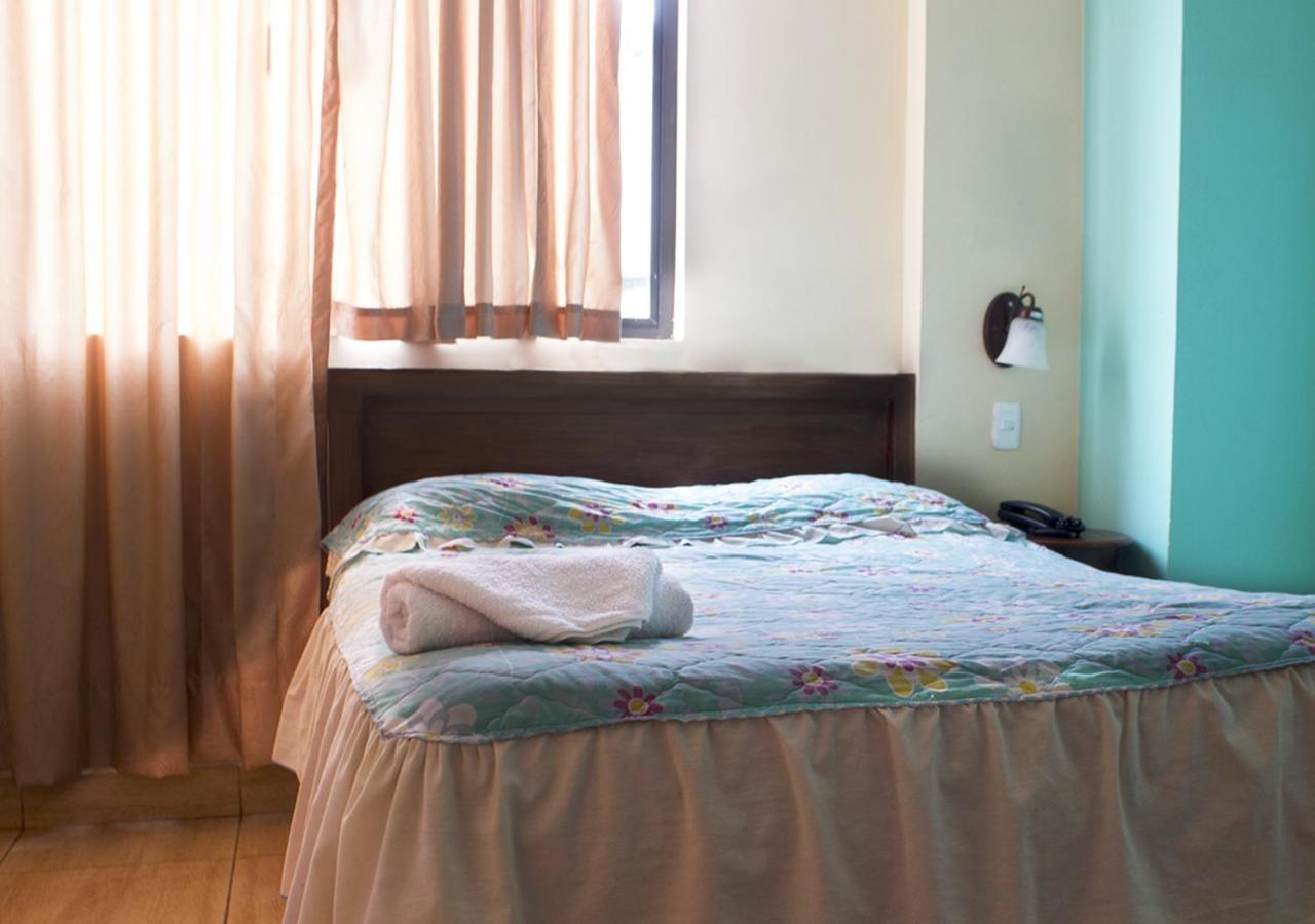 Hostal Oro Orense Quito Bagian luar foto