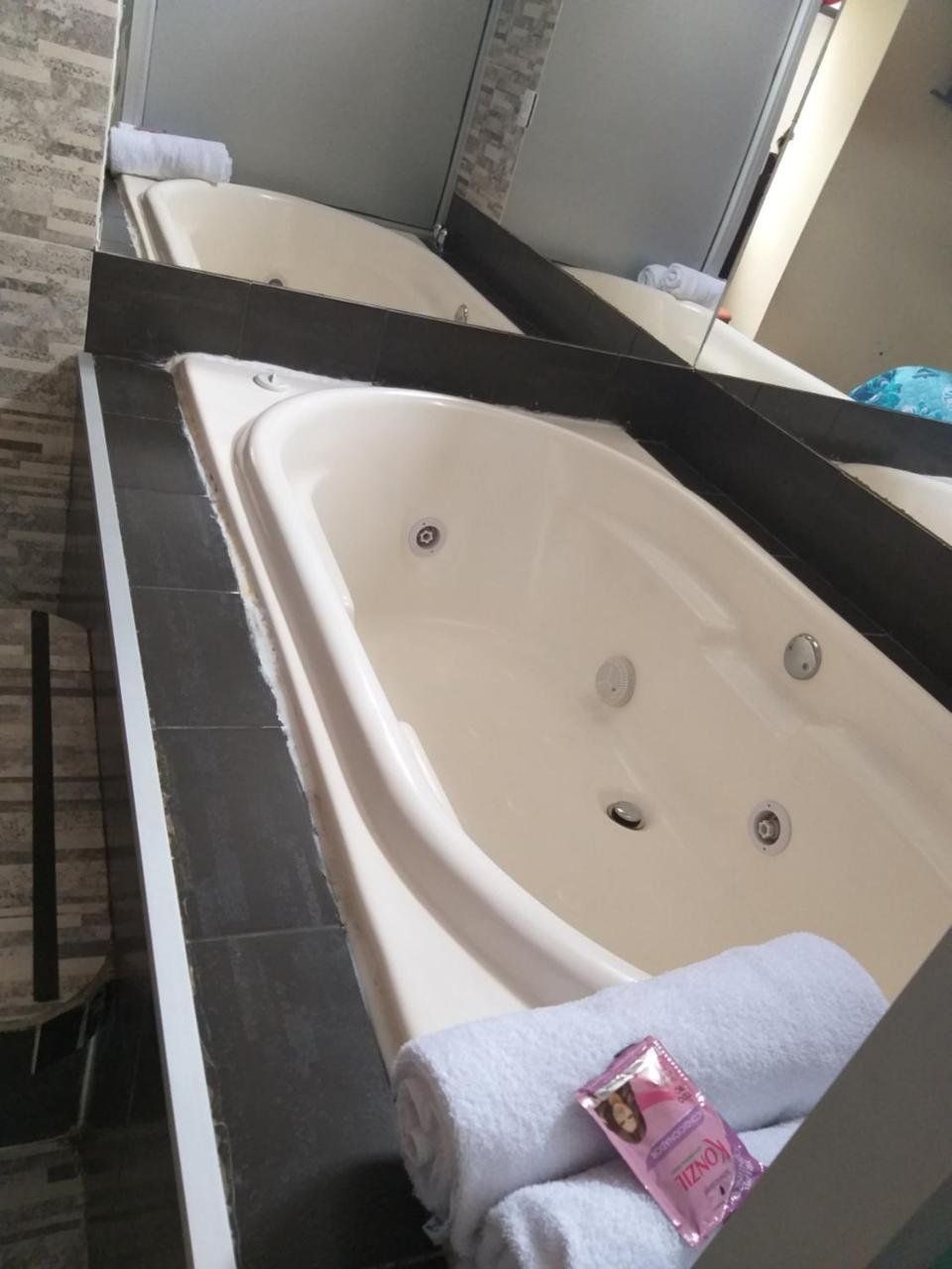 Hostal Oro Orense Quito Bagian luar foto