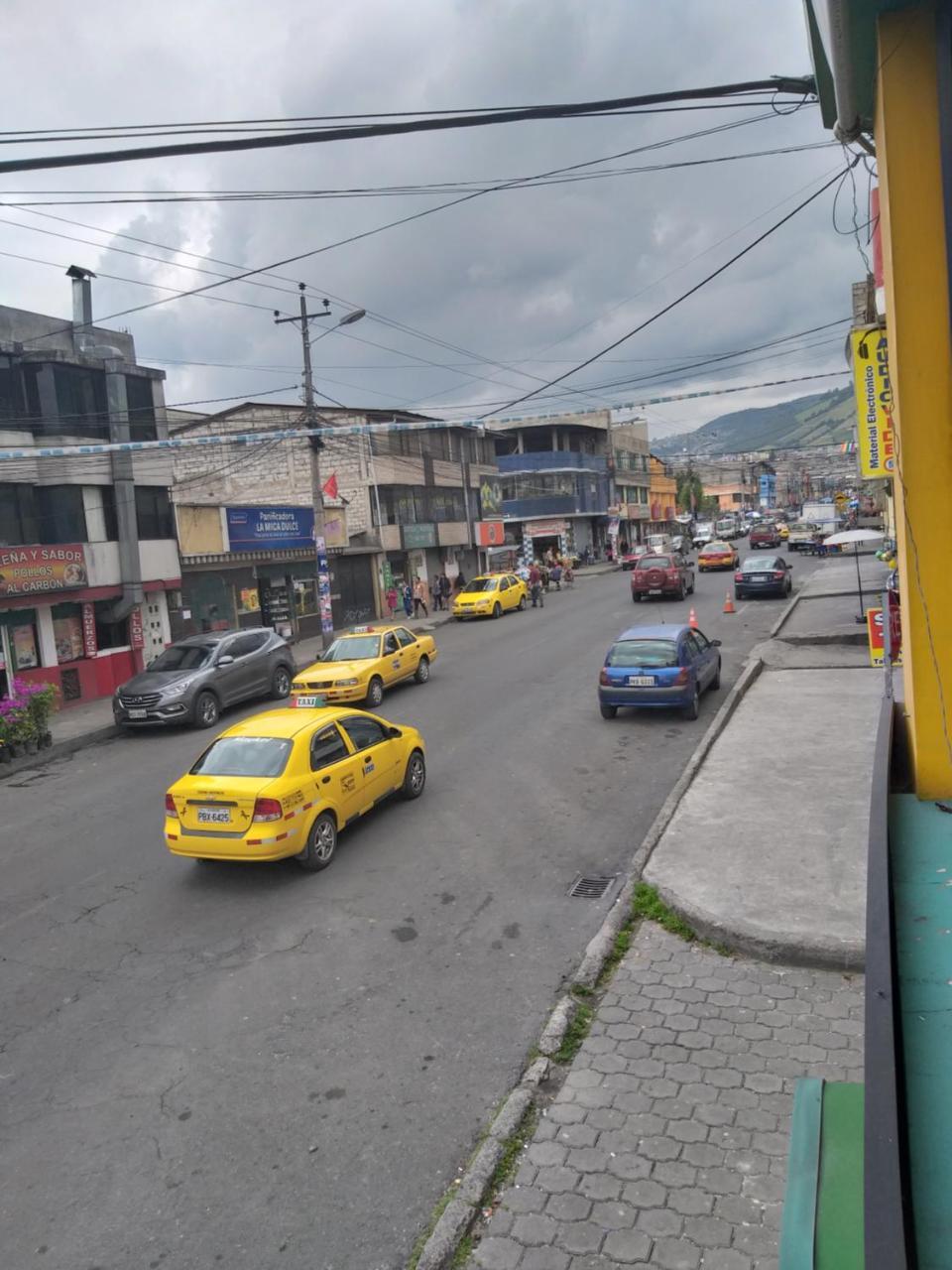Hostal Oro Orense Quito Bagian luar foto